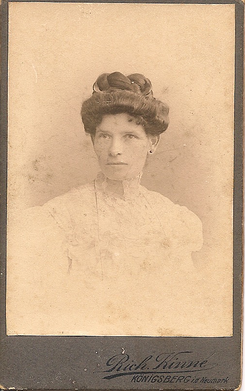 Lenchen Goldschmidt-Leeuwarden, married  rabbi Goldschmidt in Königsberg in der Neumark.