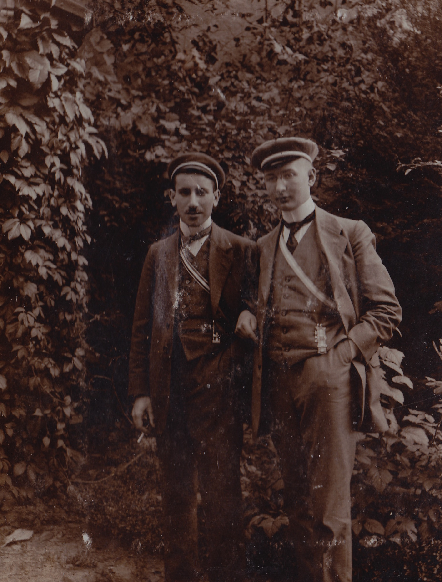 Theo (1896-1968) and Erich (1895-1914) Goldschmidt; 