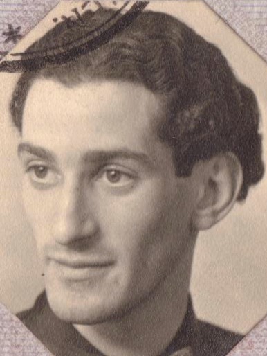 Picture of Günther used for his identity card in August 1941