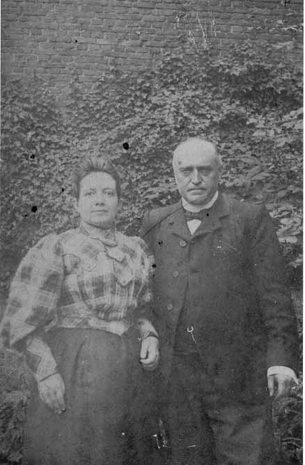 Zijn ouders, mijn overgrootouders JBTh Hugenholtz (1859-1922) en Mathilde Hugenholtz-Geesink (1865-1942).